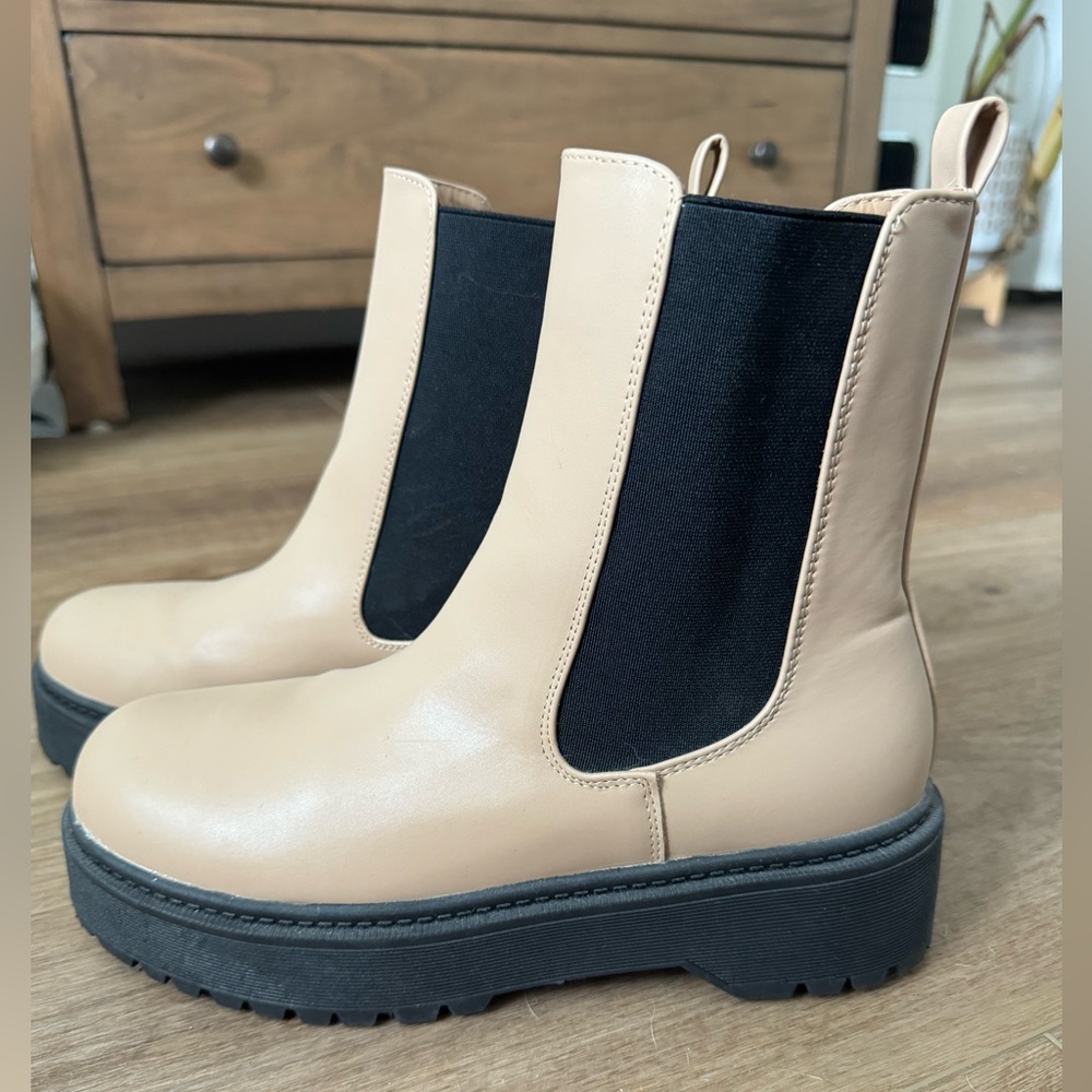 MIA boots